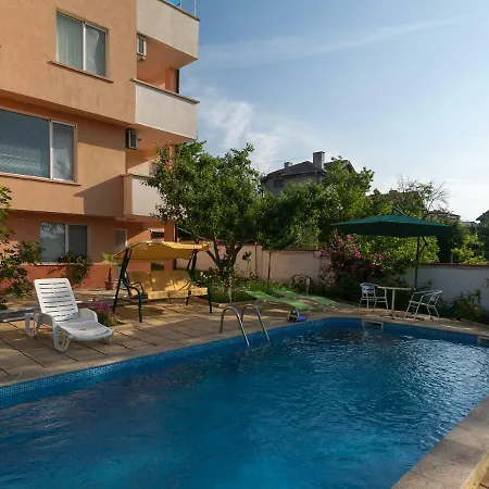 Few Steps From The Pool Apt; Sauna,bbq&playground *