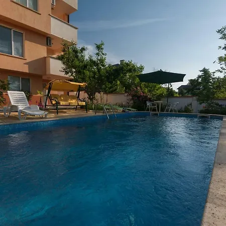 Few Steps From The Pool Apt; Sauna,bbq&playground Villa *