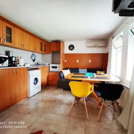 Few Steps From The Pool Apt; Sauna,bbq&playground