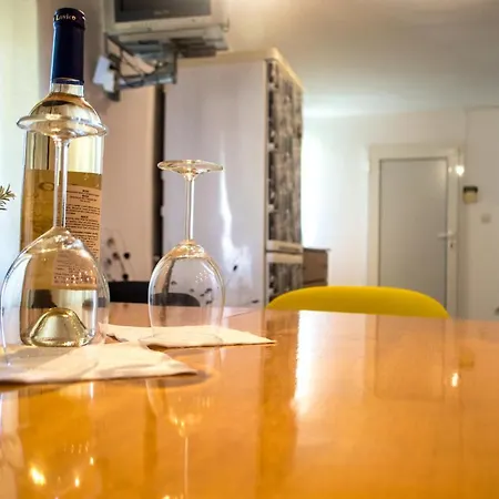 Few Steps From The Pool Apt; Sauna,bbq&playground Villa